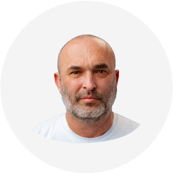 Michael Reynolds<br><span style="color:#FFD200">★★★★★</span> 
